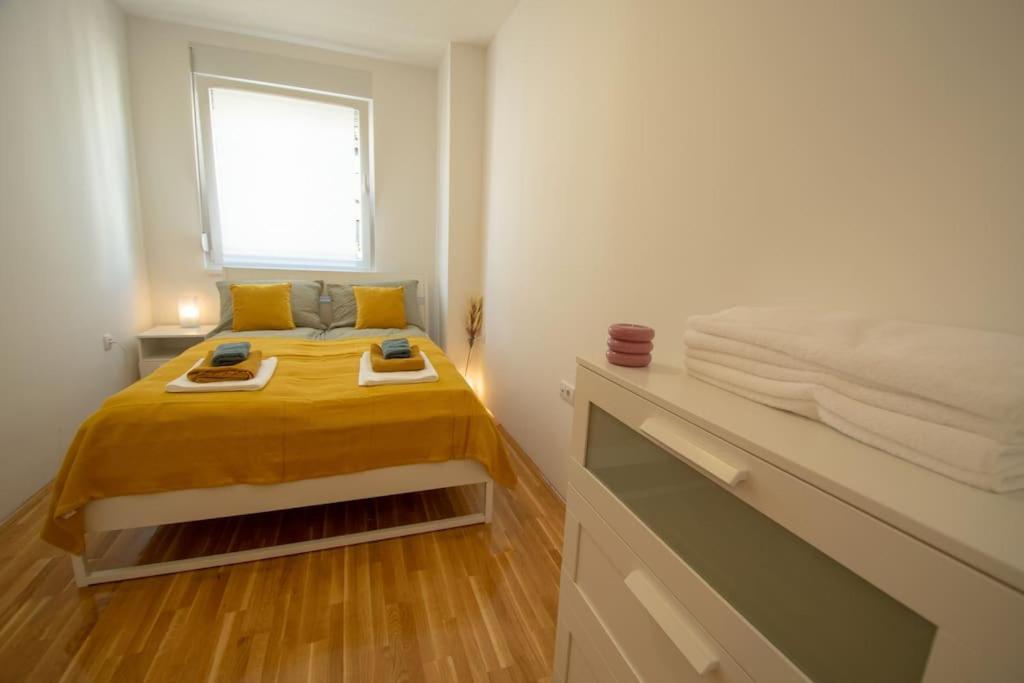 White Fields-Central 2-Bdrm Apartment With Parking Novi Sad Exterior foto