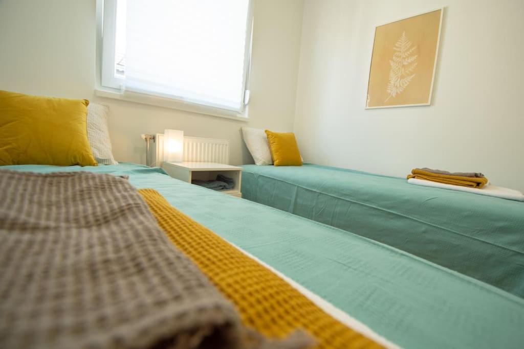White Fields-Central 2-Bdrm Apartment With Parking Novi Sad Exterior foto